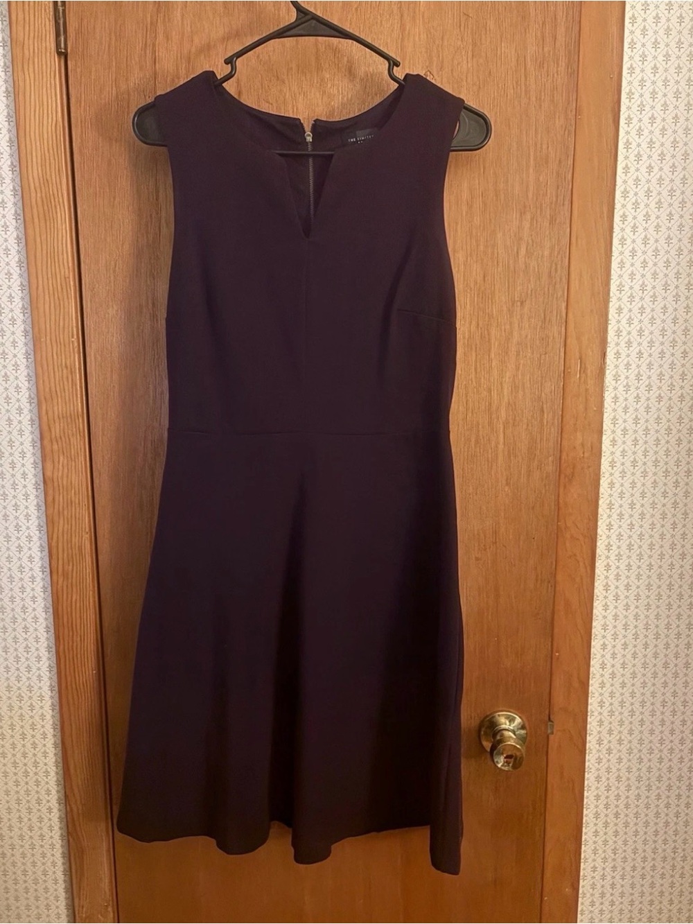 The Limited Sleeveless Plum Midi Dress with Keyhole